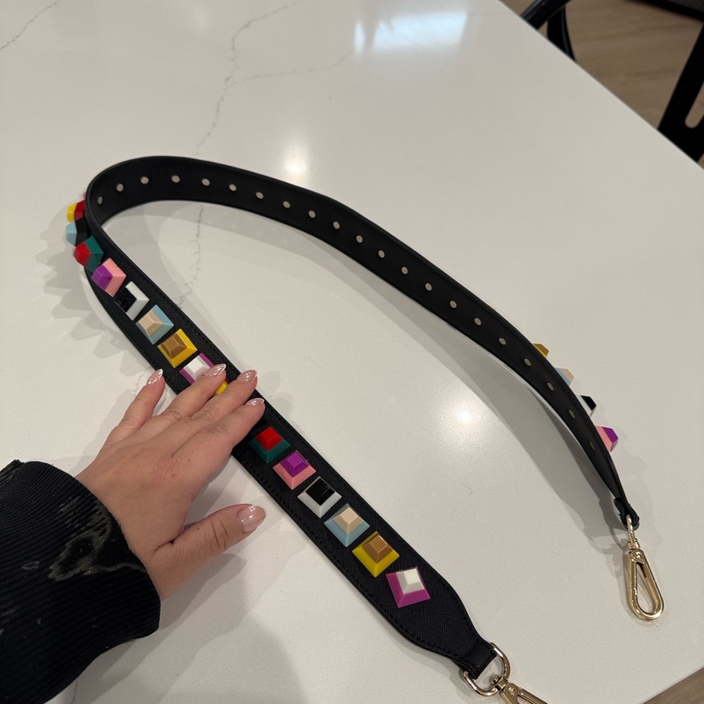 Clearly Pop Purse Strap - Picture 3 of 9